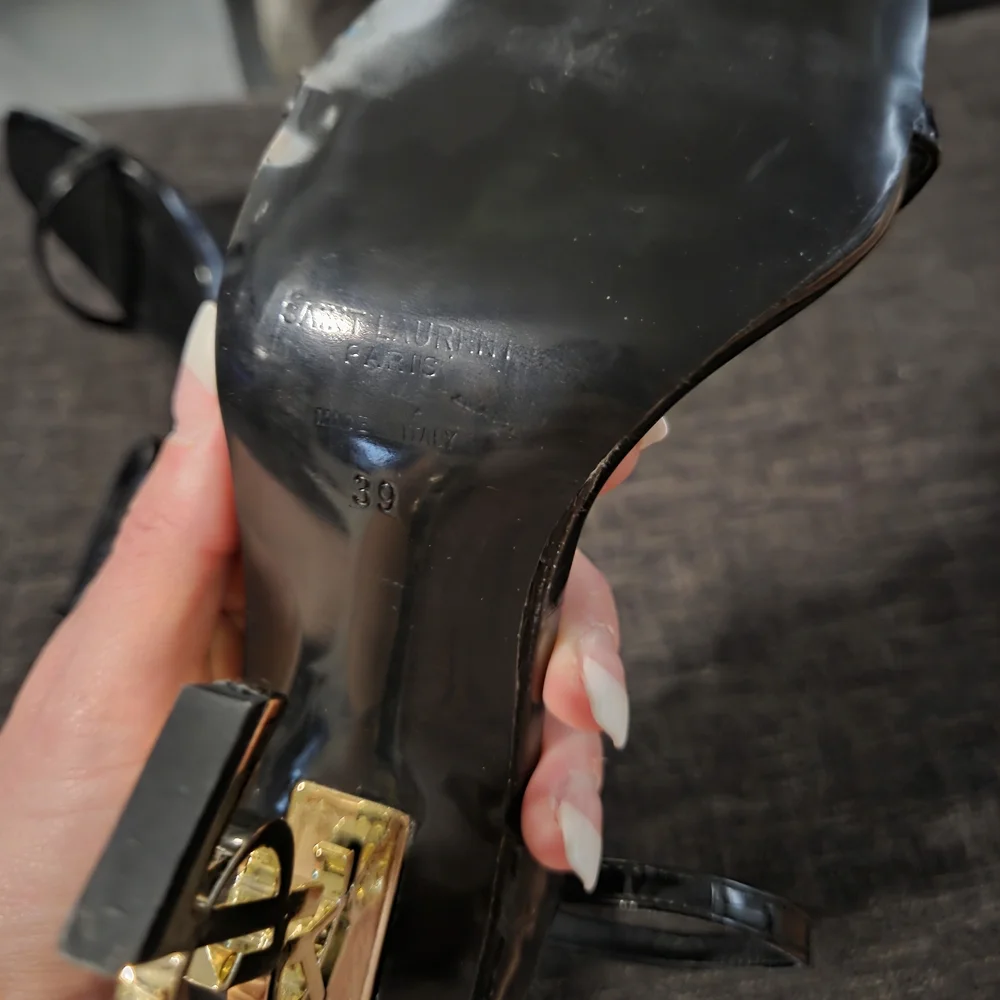 Saint Laurent Black Heels with Gold Monogram - Picture 4 of 7
